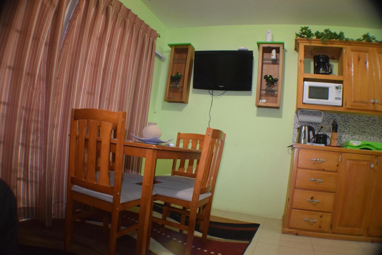 Beverly'S Oasis Suites Scarborough Extérieur photo